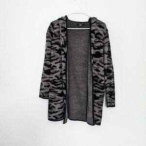 Women's Rachel Zoe Hooded Cardigan Sweater Green Black Camo Print Small Pockets